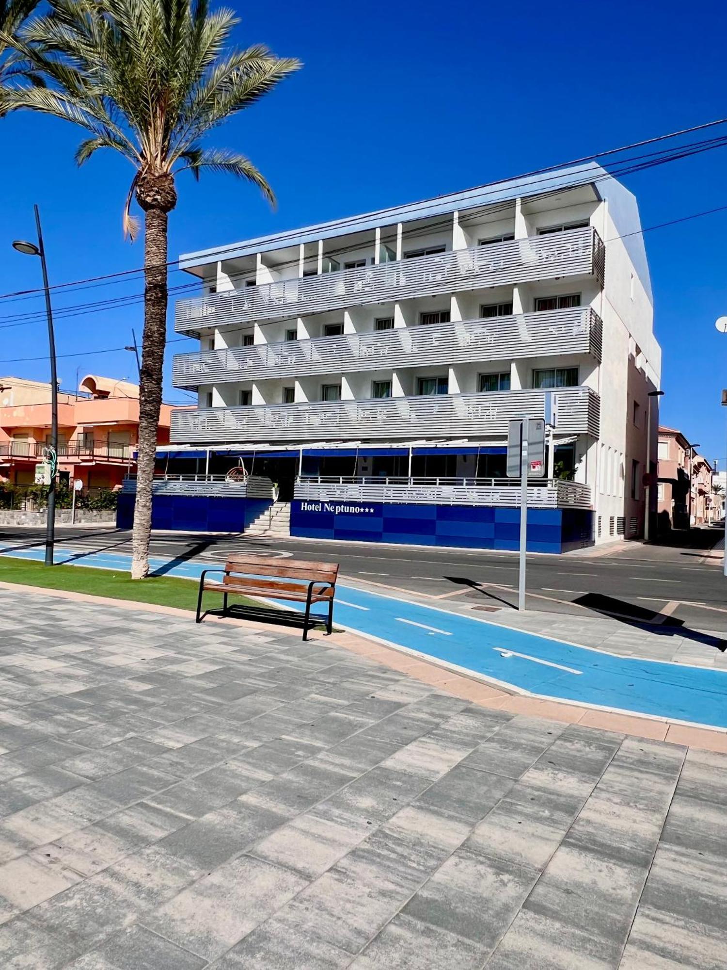 Hotel Neptuno 산페드로델피나타르 외부 사진