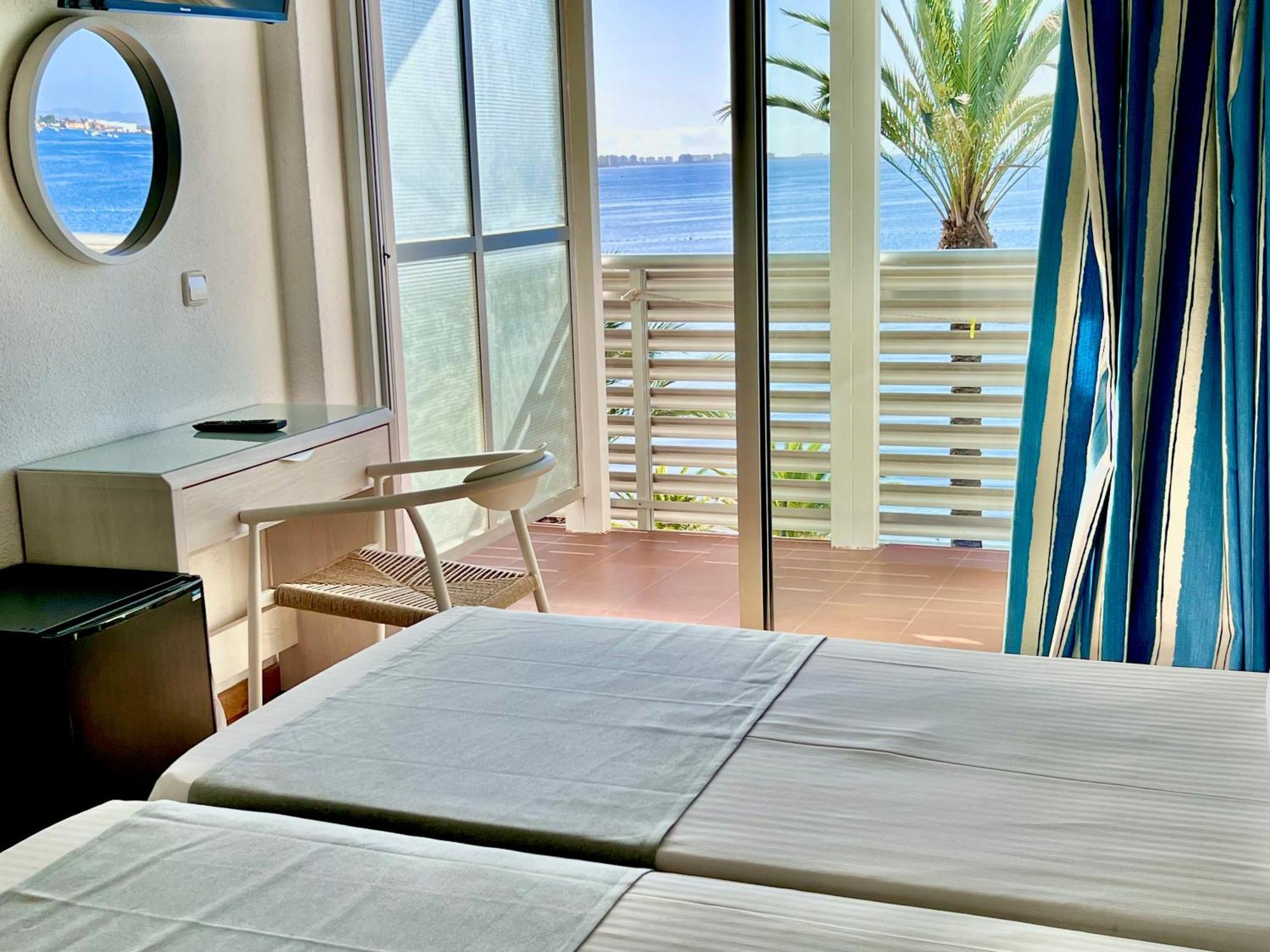 Hotel Neptuno 산페드로델피나타르 외부 사진
