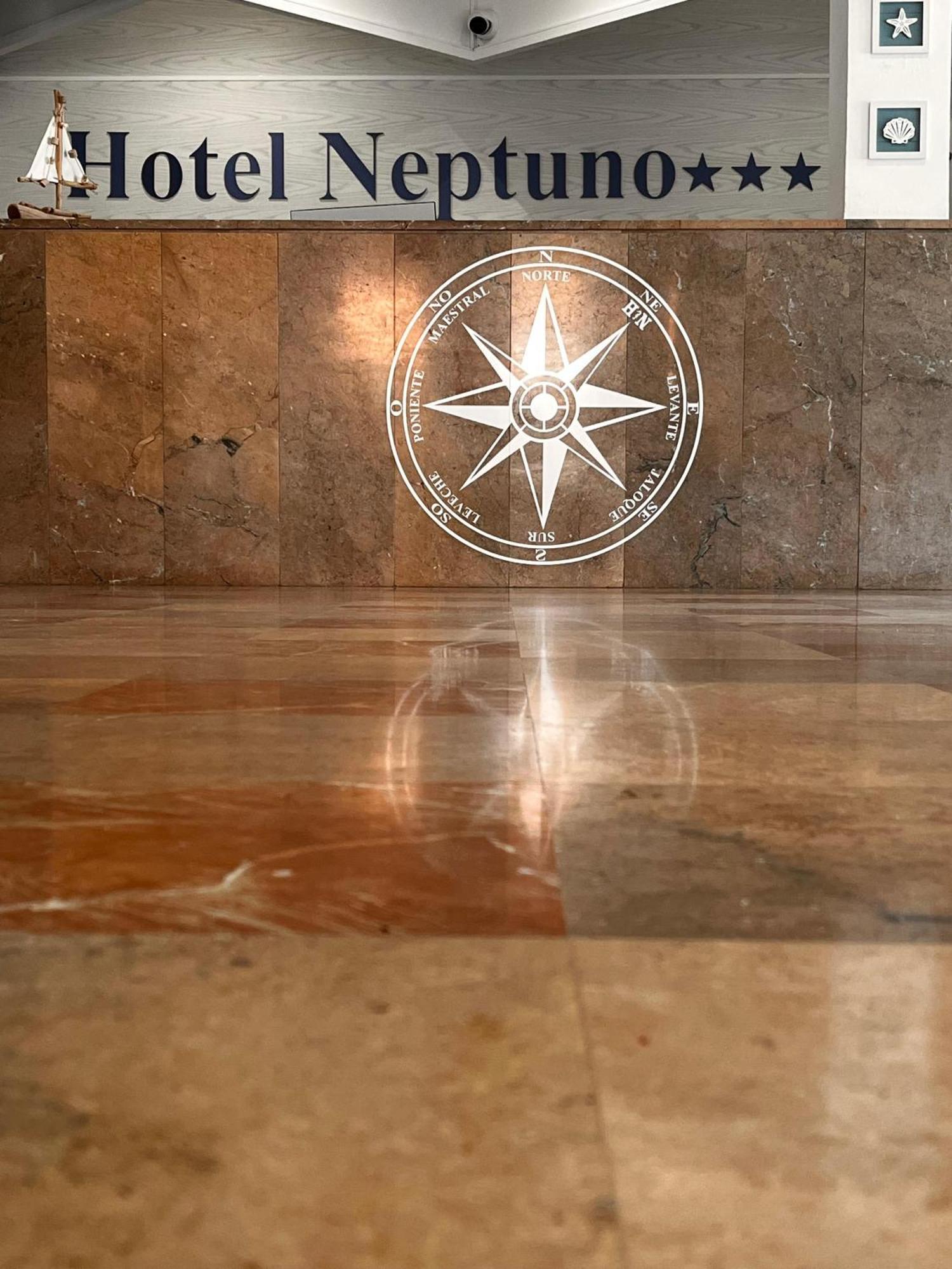 Hotel Neptuno 산페드로델피나타르 외부 사진