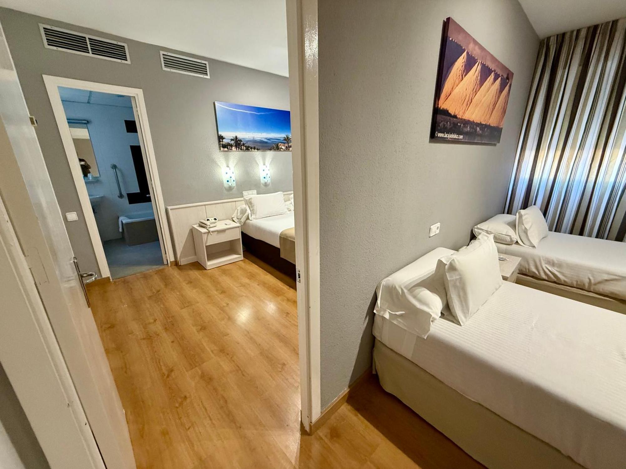 Hotel Neptuno 산페드로델피나타르 객실 사진