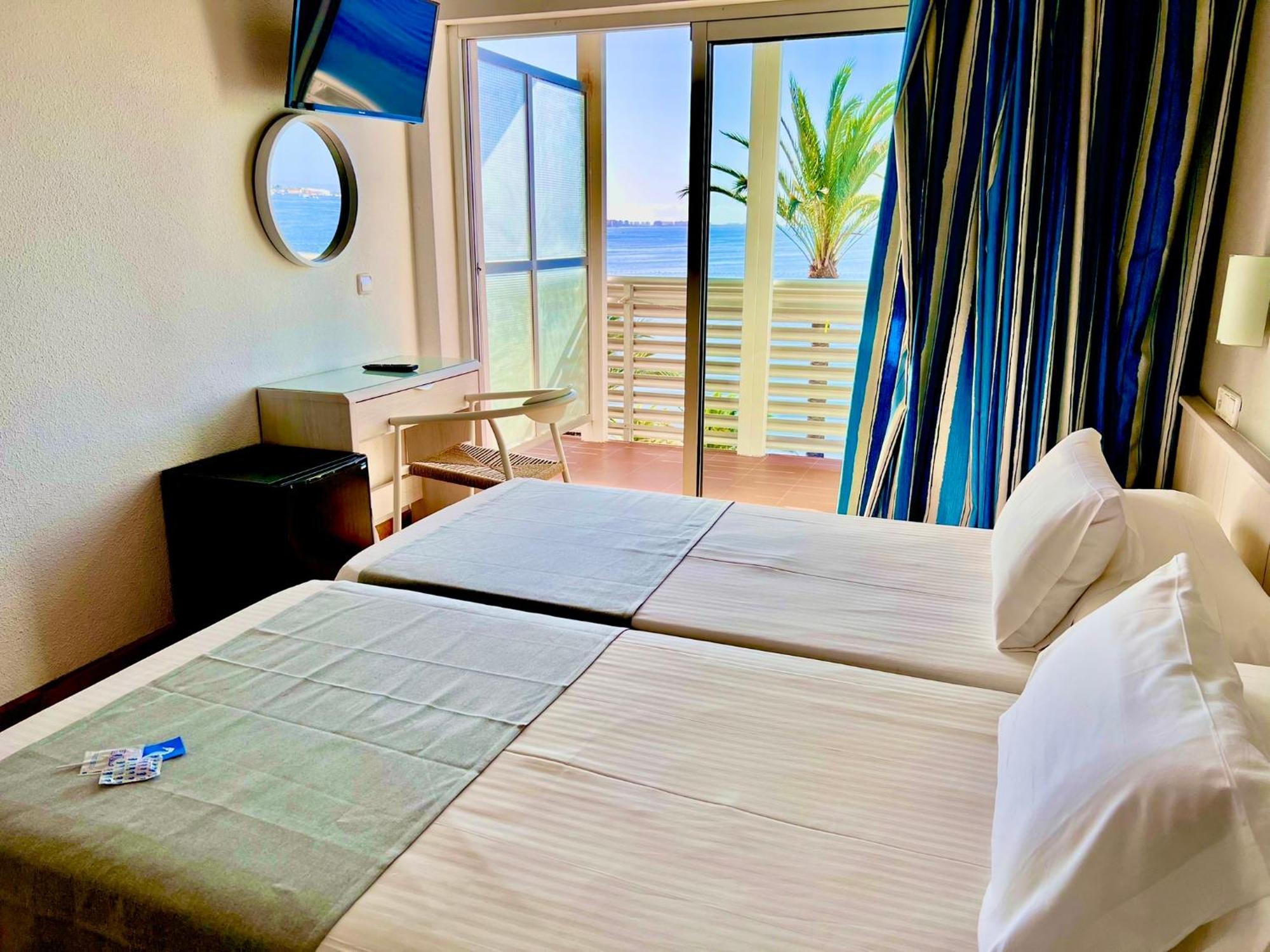 Hotel Neptuno 산페드로델피나타르 외부 사진