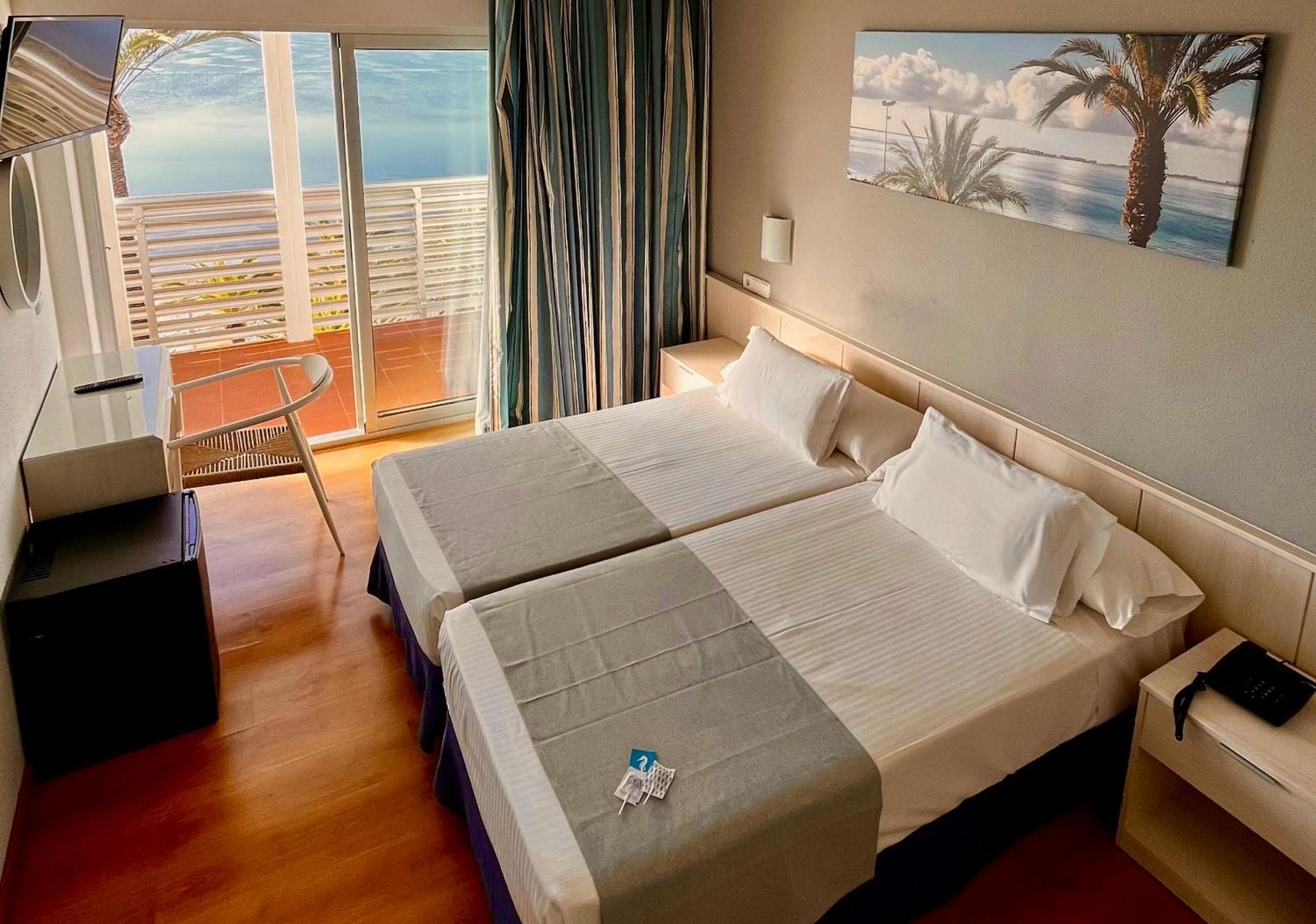 Hotel Neptuno 산페드로델피나타르 외부 사진