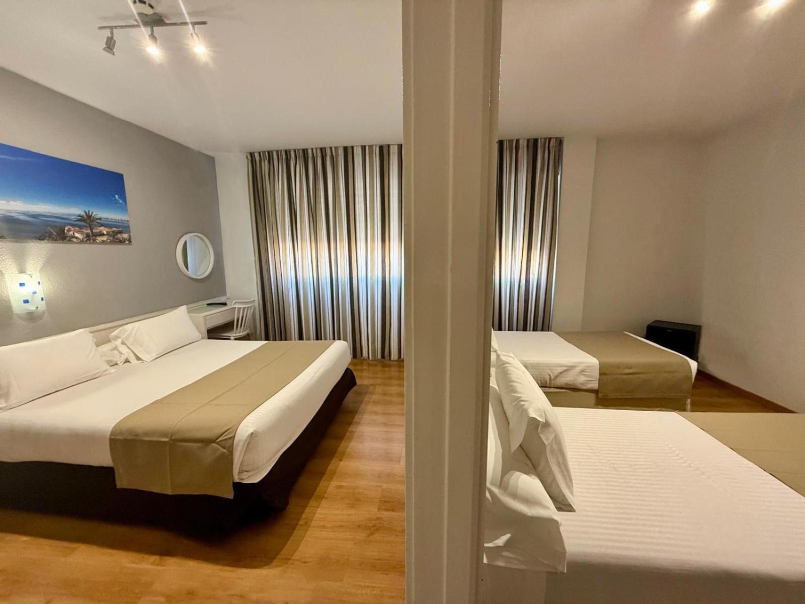 Hotel Neptuno 산페드로델피나타르 객실 사진